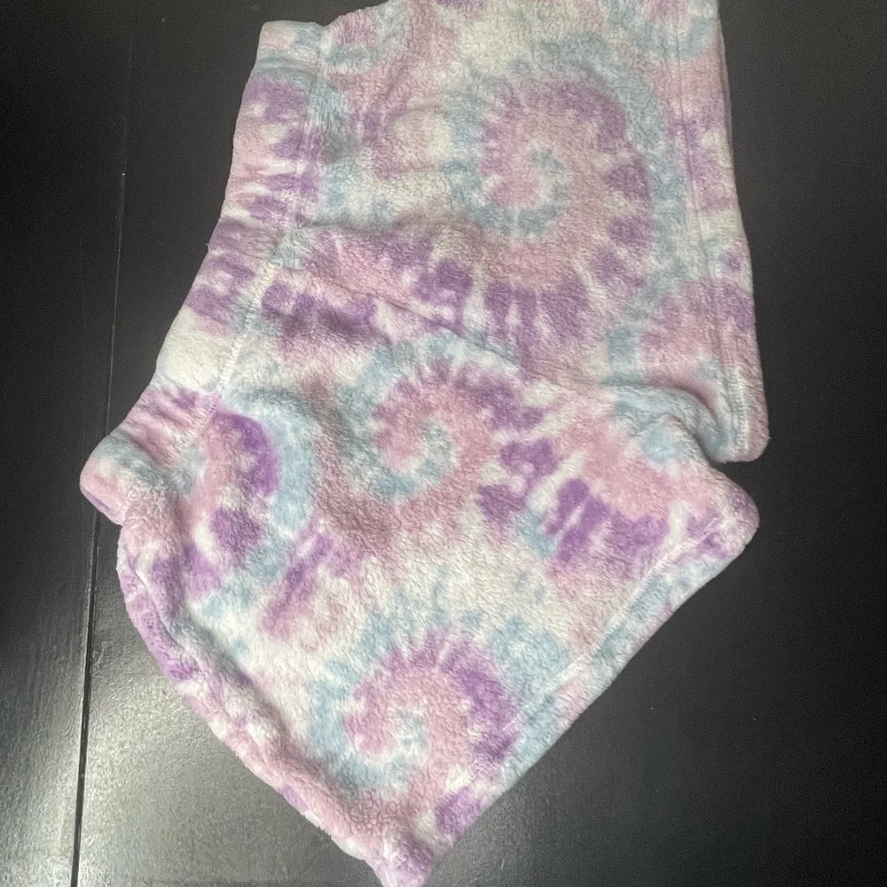 BCBG Girls 3 piece Cozy Tie-Dye and Gray Bottoms Loungewear pajama set 10/12